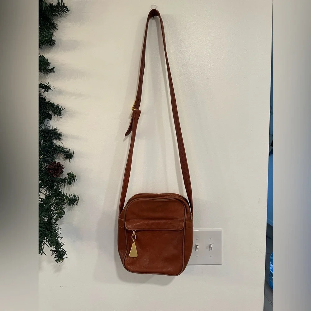 Vintage Leather Americana Crossbody Women’s Purse Classic Neutral
